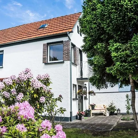 Schoenes Haus Mit Grossem Garten