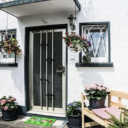 Holiday home Schoenes Haus Mit Grossem Garten Seligenstadt