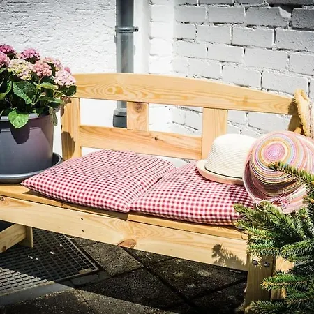 Holiday home Schoenes Haus Mit Grossem Garten *